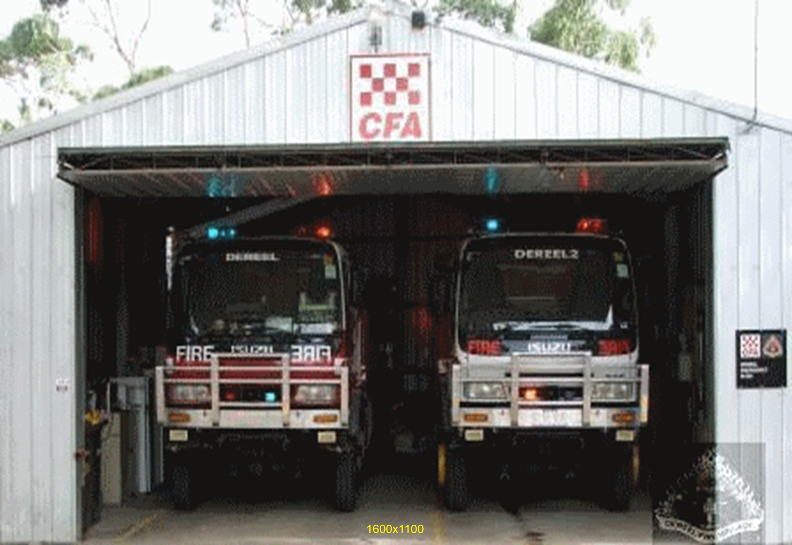 Dereel CFA fire station with tankers in the appliance bays